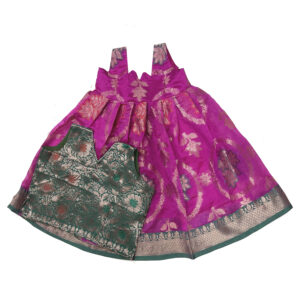 Rose with green border