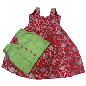 Red and Green pattu pavadai